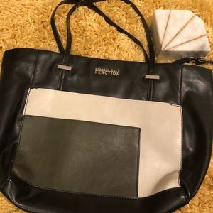 Woman’s Kenneth Cole tote